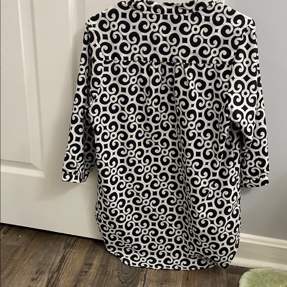 Black and white tunic style shirt - Picture 3 of 3